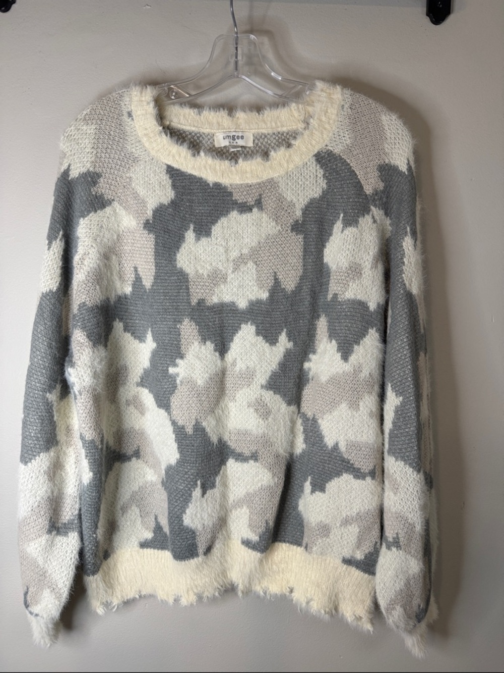 Umgee Cream, Gray & Light Taupe Fuzzy Crewneck Sweater M